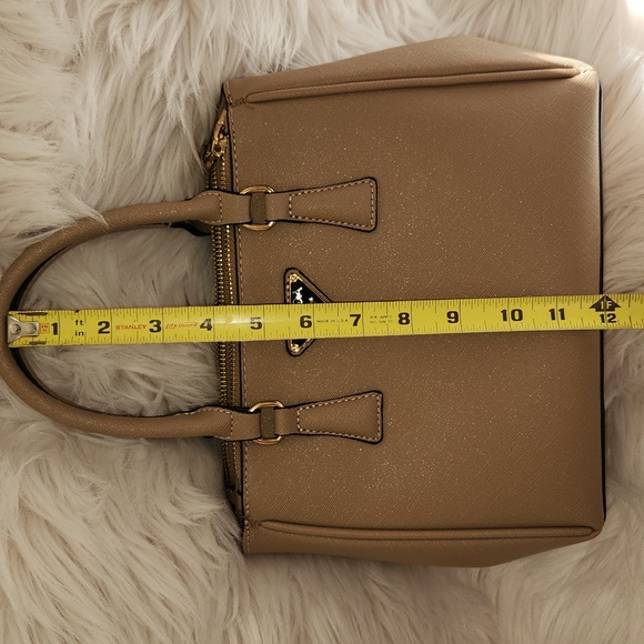 Tan Purse with Gold Accents - Picture 4 of 7